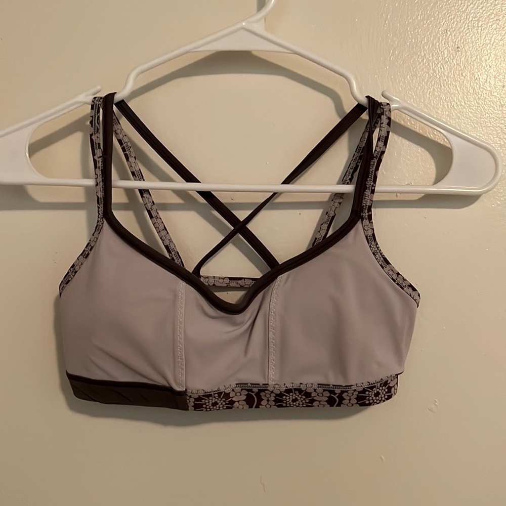 Lululemon sports bra